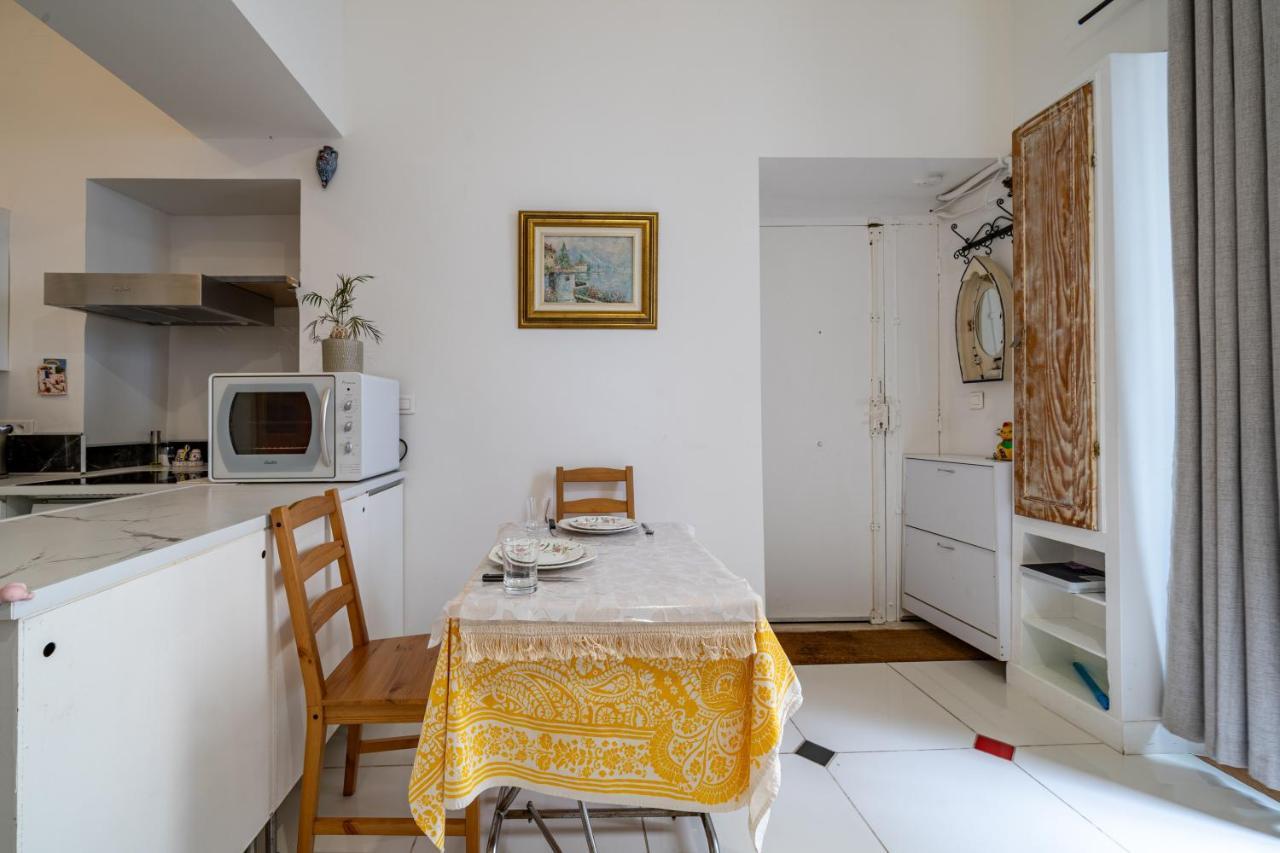 Appartement Claudia - Central - Very Close To Sea - Calm - Ac Nisa Exterior foto